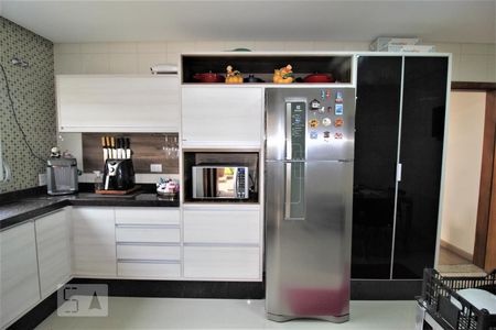 Casa à venda com 240m², 4 quartos e 3 vagasCozinha