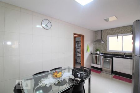 Casa à venda com 240m², 4 quartos e 3 vagasCozinha