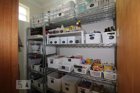 Casa à venda com 240m², 4 quartos e 3 vagasDespensa