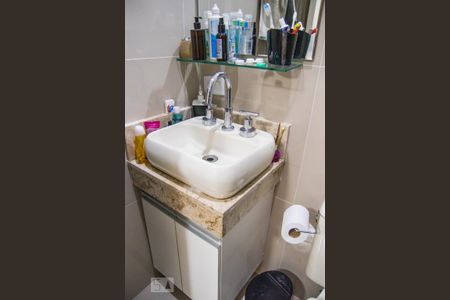 Apartamento à venda com 88m², 2 quartos e 2 vagas Apartamento à venda com 88m², 2 quartos e 2 vagasBanheiro da Suíte