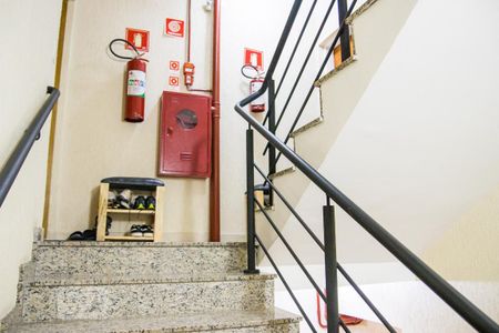 Apartamento à venda com 88m², 2 quartos e 2 vagas Apartamento à venda com 88m², 2 quartos e 2 vagasEscadas