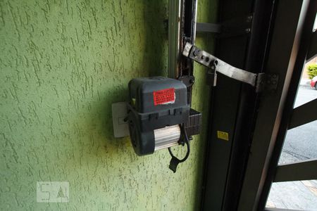 Casa à venda com 220m², 2 quartos e 4 vagas Casa à venda com 220m², 2 quartos e 4 vagasGaragem