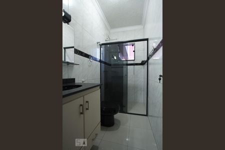 Casa à venda com 220m², 2 quartos e 4 vagas Casa à venda com 220m², 2 quartos e 4 vagasBanheiro da suíte 2