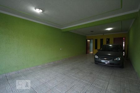 Casa à venda com 220m², 2 quartos e 4 vagas Casa à venda com 220m², 2 quartos e 4 vagasGaragem
