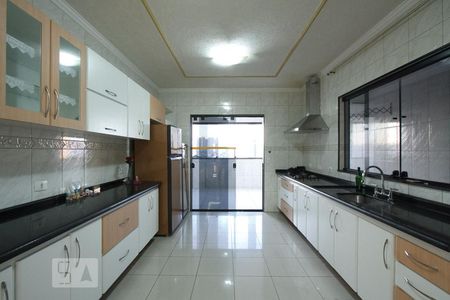 Casa à venda com 220m², 2 quartos e 4 vagas Casa à venda com 220m², 2 quartos e 4 vagasCozinha