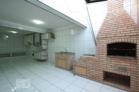 Casa à venda com 220m², 2 quartos e 4 vagas Casa à venda com 220m², 2 quartos e 4 vagasChurrasqueira e salão de festa