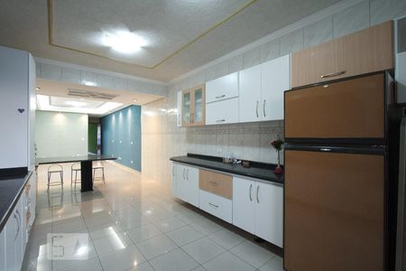 Casa à venda com 220m², 2 quartos e 4 vagas Casa à venda com 220m², 2 quartos e 4 vagasCozinha