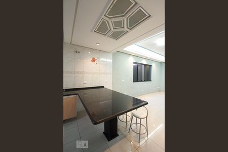 Casa à venda com 220m², 2 quartos e 4 vagas Casa à venda com 220m², 2 quartos e 4 vagasCozinha