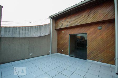 Casa à venda com 220m², 2 quartos e 4 vagas Casa à venda com 220m², 2 quartos e 4 vagasVaranda da suíte 2
