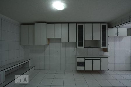 Casa à venda com 220m², 2 quartos e 4 vagas Casa à venda com 220m², 2 quartos e 4 vagasChurrasqueira e salão de festa