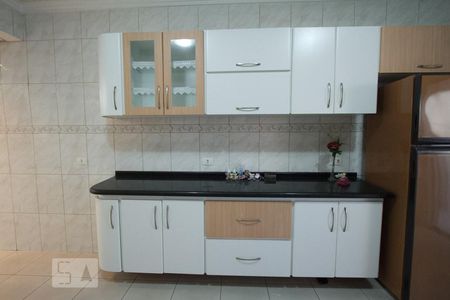 Casa à venda com 220m², 2 quartos e 4 vagas Casa à venda com 220m², 2 quartos e 4 vagasArmários