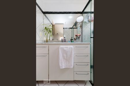 Apartamento à venda com 90m², 2 quartos e 2 vagas Apartamento à venda com 90m², 2 quartos e 2 vagasBanheiro