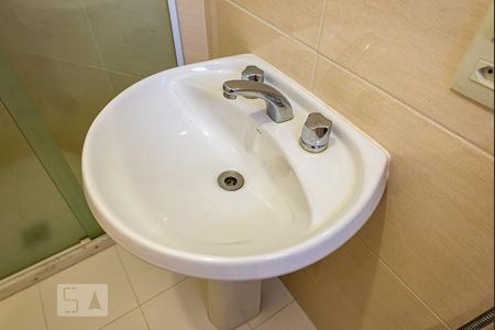 Apartamento à venda com 74m², 2 quartos e 1 vaga Apartamento à venda com 74m², 2 quartos e 1 vagaBanheiro da Suíte