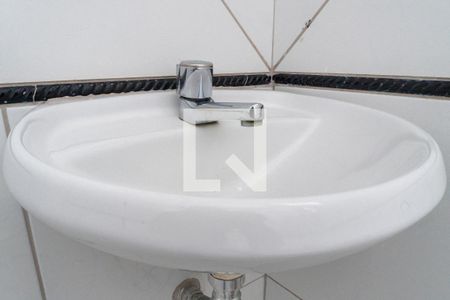 Casa à venda com 155m², 5 quartos e 2 vagas Casa à venda com 155m², 5 quartos e 2 vagasBanheiro da Suíte da Edícula Detalhe