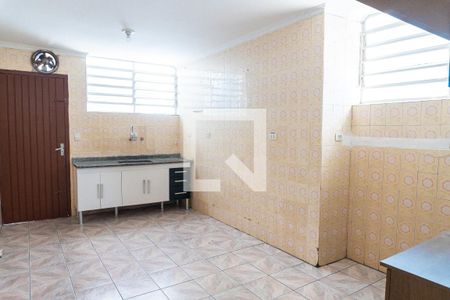 Casa à venda com 155m², 5 quartos e 2 vagas Casa à venda com 155m², 5 quartos e 2 vagasCozinha