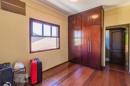 Casa de condomínio para alugar com 390m², 4 quartos e 4 vagas Casa de condomínio para alugar com 390m², 4 quartos e 4 vagasSuíte 2