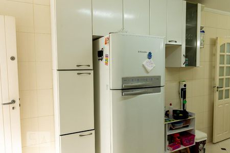 Casa à venda com 128m², 3 quartos e 2 vagas Casa à venda com 128m², 3 quartos e 2 vagasCozinha - Armários