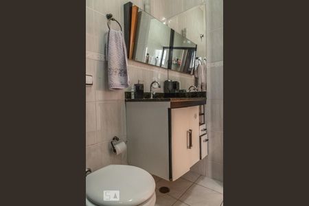 Casa à venda com 197m², 3 quartos e 2 vagas Casa à venda com 197m², 3 quartos e 2 vagasBanheiro da Suíte