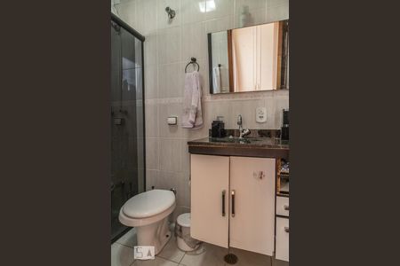 Casa à venda com 197m², 3 quartos e 2 vagas Casa à venda com 197m², 3 quartos e 2 vagasBanheiro da Suíte