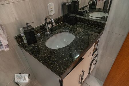 Casa à venda com 197m², 3 quartos e 2 vagas Casa à venda com 197m², 3 quartos e 2 vagasDetalhe banheiro