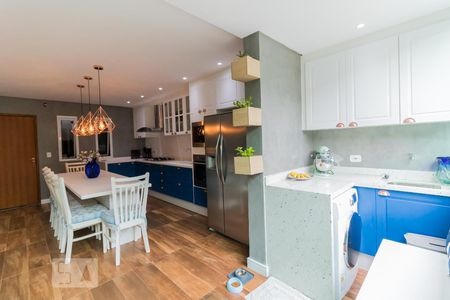 Casa à venda com 197m², 3 quartos e 2 vagas Casa à venda com 197m², 3 quartos e 2 vagasÁrea de Serviço