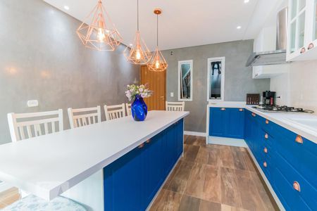 Casa à venda com 197m², 3 quartos e 2 vagas Casa à venda com 197m², 3 quartos e 2 vagasCozinha