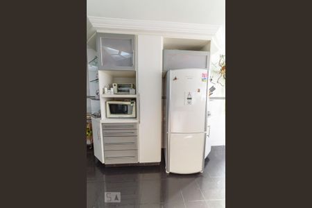 Apartamento à venda com 180m², 4 quartos e 4 vagas Apartamento à venda com 180m², 4 quartos e 4 vagasCozinha - Armários