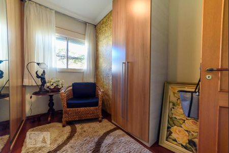 Apartamento à venda com 180m², 4 quartos e 4 vagas Apartamento à venda com 180m², 4 quartos e 4 vagasQuarto