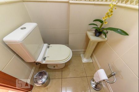 Apartamento à venda com 180m², 4 quartos e 4 vagas Apartamento à venda com 180m², 4 quartos e 4 vagasLavabo