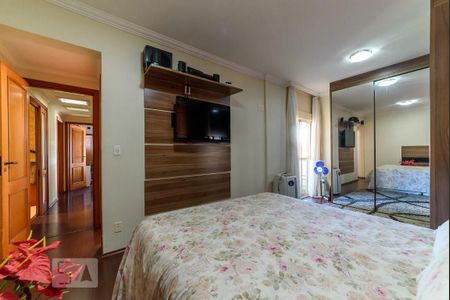 Apartamento à venda com 180m², 4 quartos e 4 vagas Apartamento à venda com 180m², 4 quartos e 4 vagasSuíte 3