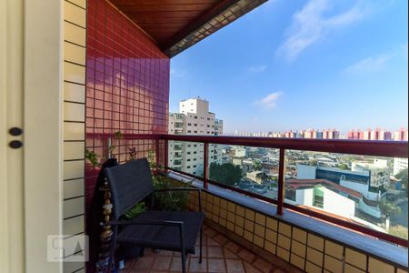 Apartamento à venda com 180m², 4 quartos e 4 vagas Apartamento à venda com 180m², 4 quartos e 4 vagasVaranda da Suíte 2