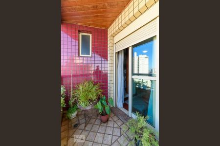 Apartamento à venda com 180m², 4 quartos e 4 vagas Apartamento à venda com 180m², 4 quartos e 4 vagasVaranda da Suíte 1