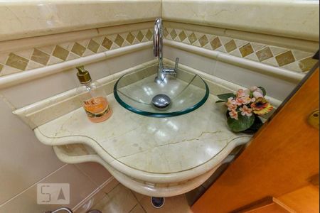 Apartamento à venda com 180m², 4 quartos e 4 vagas Apartamento à venda com 180m², 4 quartos e 4 vagasLavabo