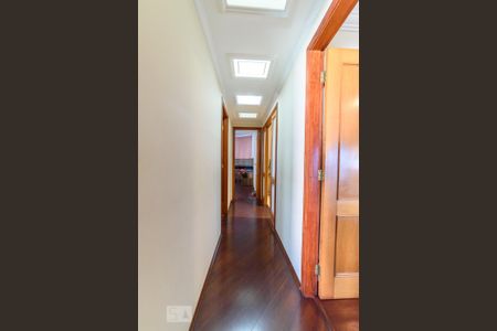 Apartamento à venda com 180m², 4 quartos e 4 vagas Apartamento à venda com 180m², 4 quartos e 4 vagasCorredor