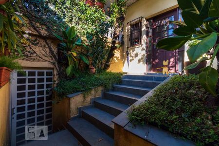 Casa à venda com 198m², 3 quartos e 2 vagasEntrada