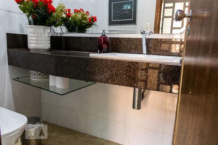 Casa à venda com 375m², 4 quartos e 4 vagasLavabo