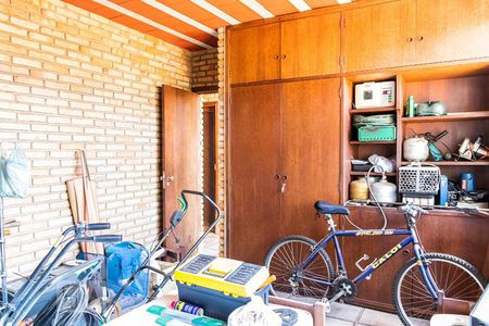 Casa à venda com 375m², 4 quartos e 4 vagasQuarto de Serviço