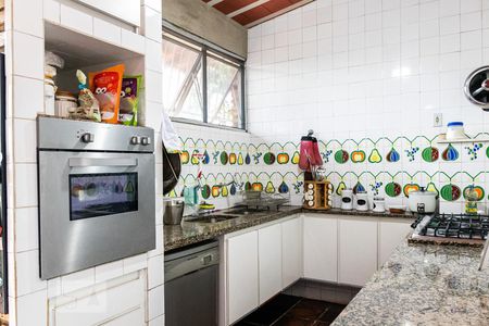 Casa à venda com 375m², 4 quartos e 4 vagasCozinha