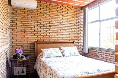 Casa à venda com 375m², 4 quartos e 4 vagasSuíte