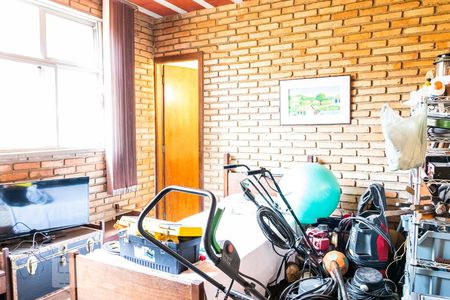 Casa à venda com 375m², 4 quartos e 4 vagasQuarto de Serviço