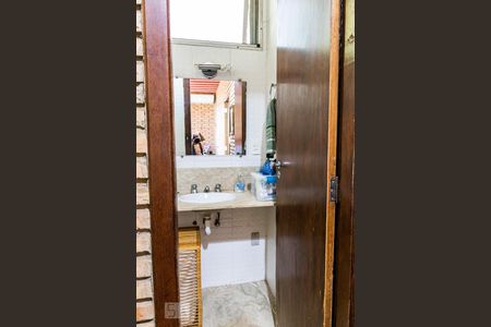 Casa à venda com 375m², 4 quartos e 4 vagasBanheiro da Suíte