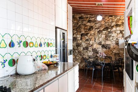 Casa à venda com 375m², 4 quartos e 4 vagasCozinha