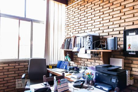 Casa à venda com 375m², 4 quartos e 4 vagasEscritório