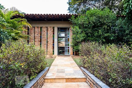 Casa à venda com 375m², 4 quartos e 4 vagasEntrada