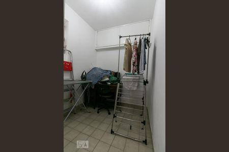 Apartamento à venda com 110m², 2 quartos e 1 vagaÁrea de Serviço - Quarto Dispensa