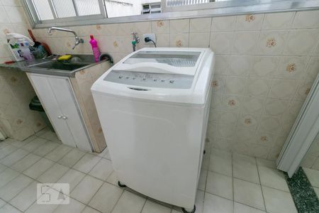 Apartamento à venda com 110m², 2 quartos e 1 vagaÁrea de Serviço