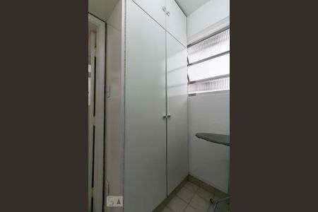 Apartamento à venda com 110m², 2 quartos e 1 vagaÁrea de Serviço - Quarto Dispensa