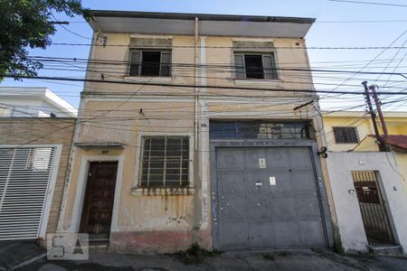 Casa à venda com 275m², 4 quartos e 8 vagasFachada