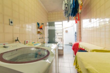 Casa à venda com 608m², 3 quartos e 6 vagas Casa à venda com 608m², 3 quartos e 6 vagasÁrea de serviço