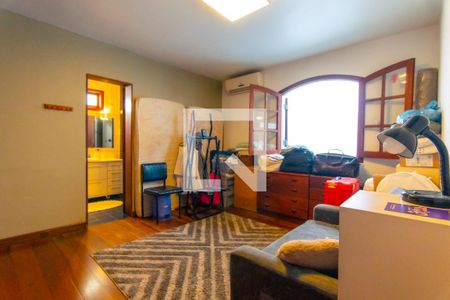 Casa à venda com 608m², 3 quartos e 6 vagas Casa à venda com 608m², 3 quartos e 6 vagasQuarto 3 - suíte